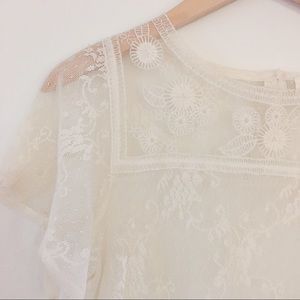 Boutique Forever 21 Ivory Lace Short Sleeve Top